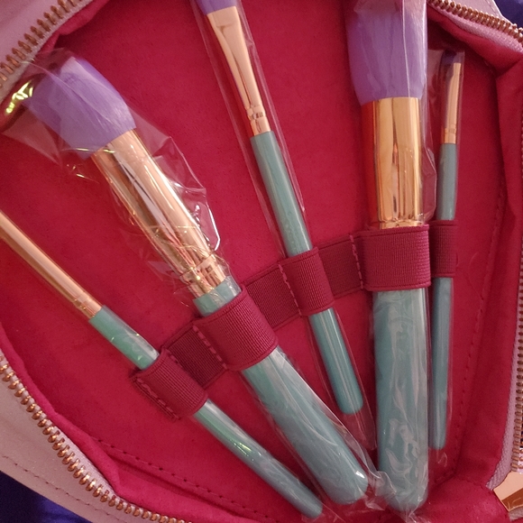 10 piece Makeup Brush Set wMermaid Organizer Case - Picture 9 of 16